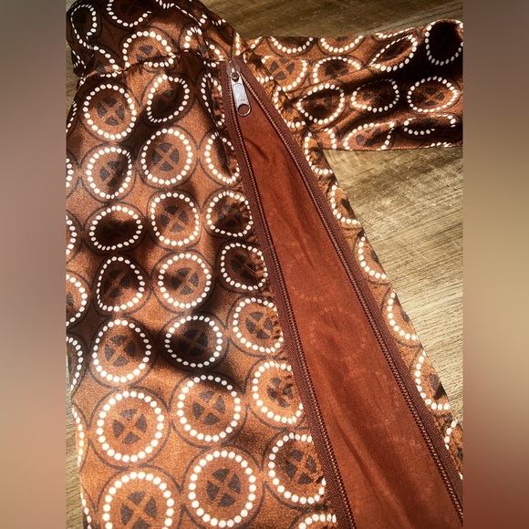 Prana satin brown patterned adjustable yoga mat carrier-fully lined-like new - Picture 6 of 11